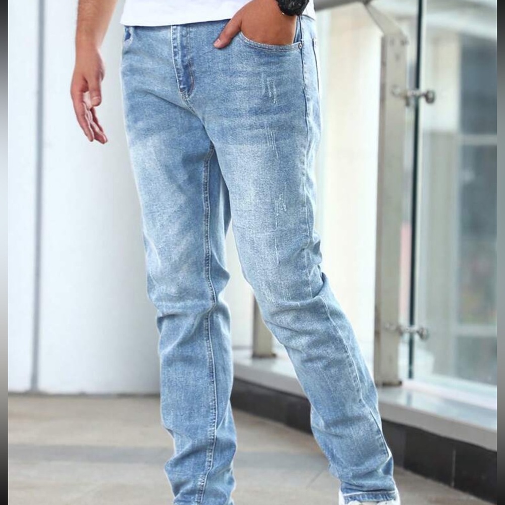 Men Slant Pocket Slim Straight Jeans